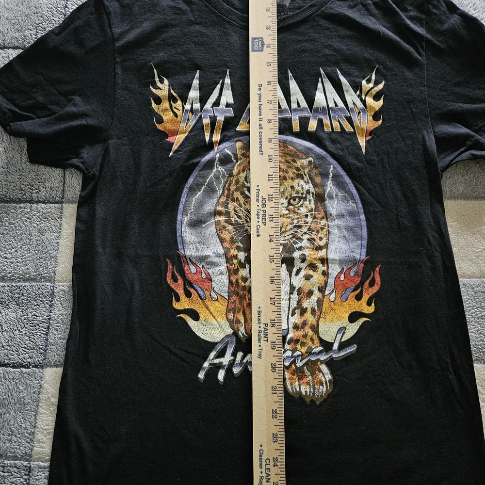 Def Leppard Black 'Animal' Graphic Short Sleeve Tee Size Medium - Picture 6 of 6